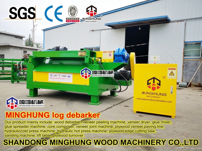 Furnierproduktion Holzentrindungsmaschine mit Crasher
