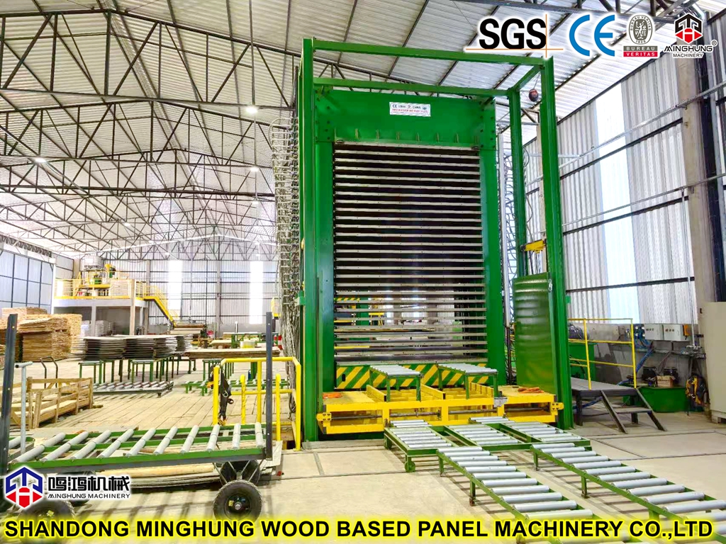 China MINGHUNG Hot Press für die Sperrholzproduktion