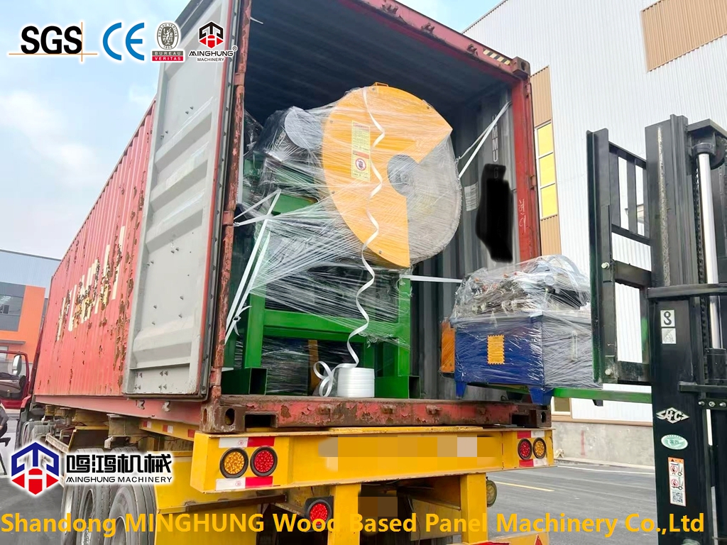 Beladung des Holzs&auml;gewerks