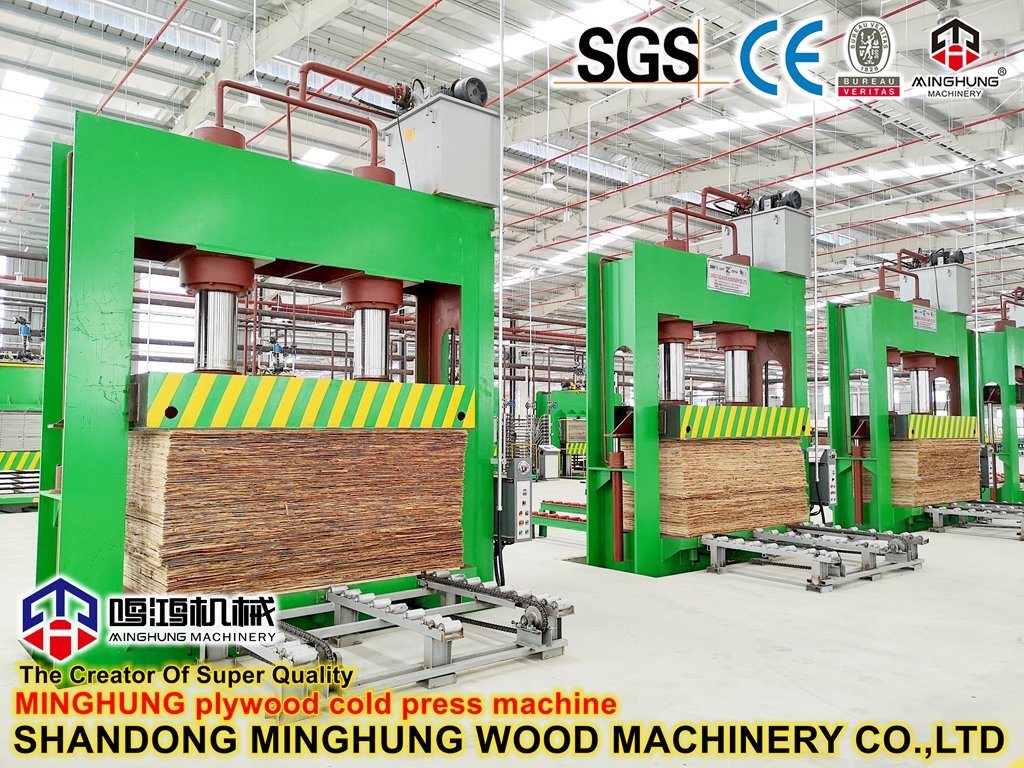 Furnierpresse für Holzbearbeitungsmaschinen