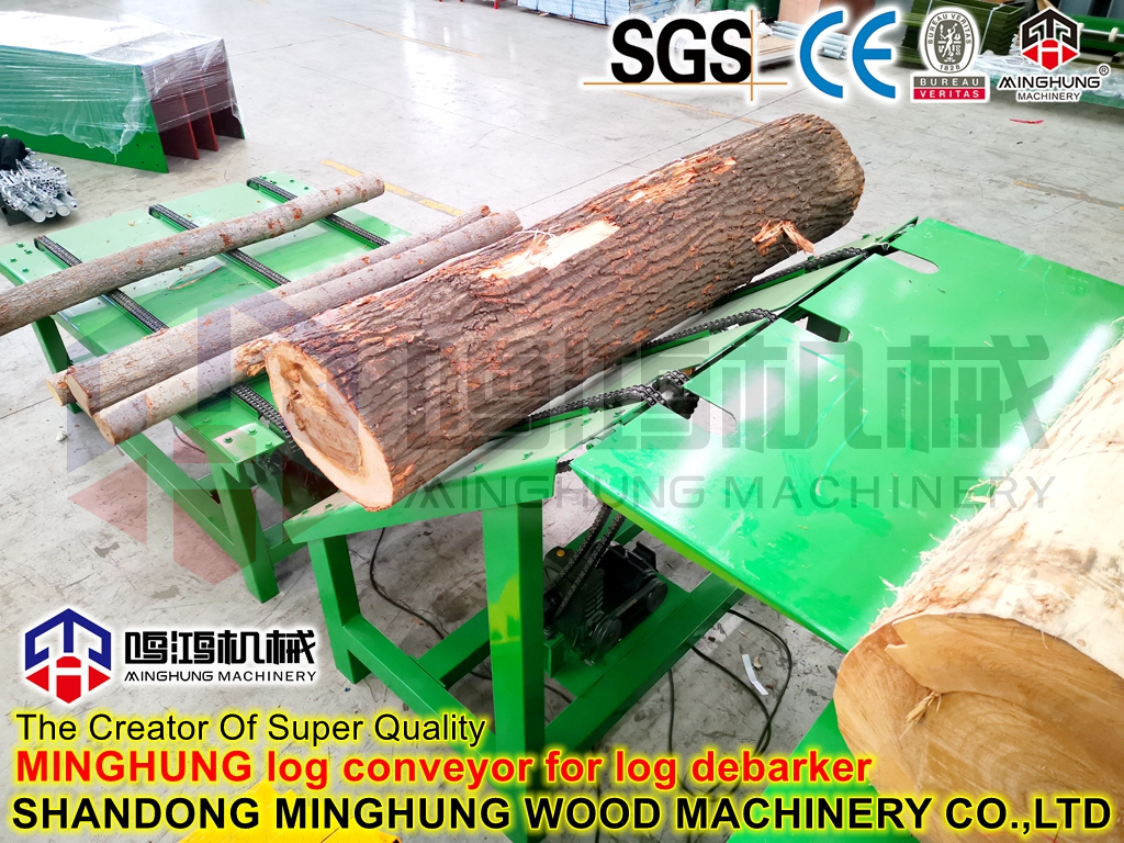 Log Infeeder für die Beförderung von Holz in eine Holzfurniermaschine