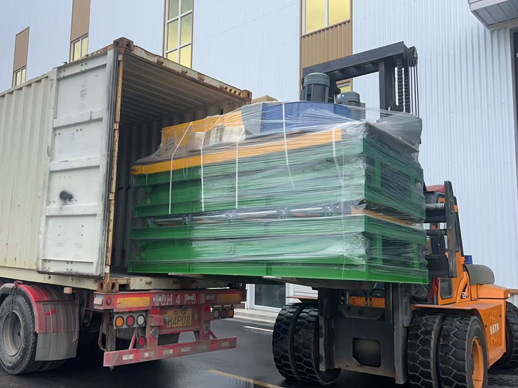 MINGHUNG Stapler wird geladen