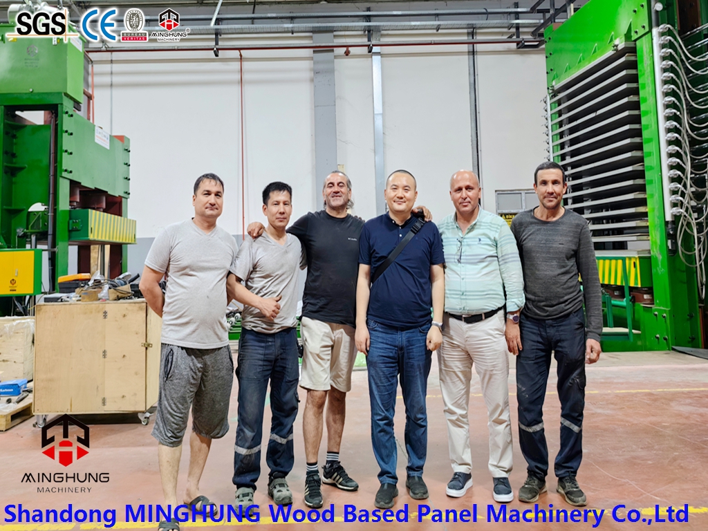 MINGHUNG Besuch in der Fabrik des Kunden