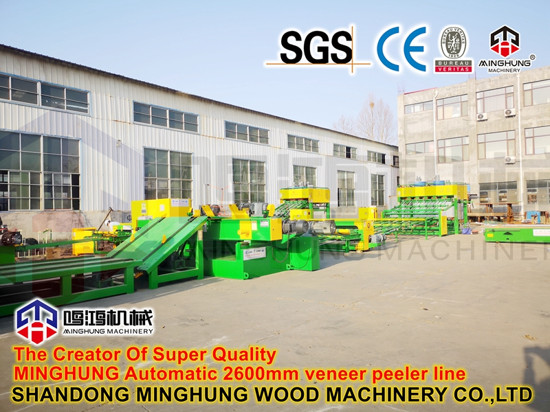 China Linyi Sperrholz-Furnier-Drehmaschine zum Holzschälen