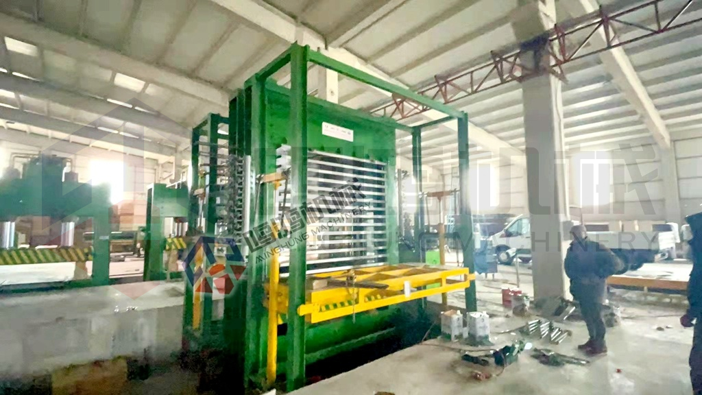 Hydraulische Pressmaschine Heißpressen für die Sperrholzherstellung