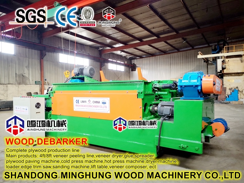 Holzentrindungs- und Hackmaschine für die Furnierherstellung