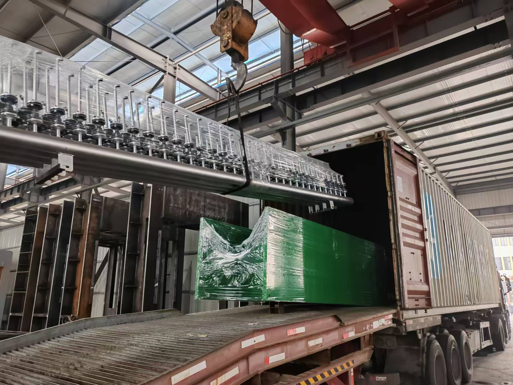 Automatische Beladung der Hei&szlig;pressmaschine