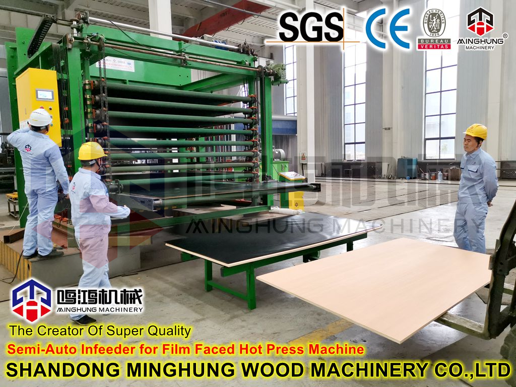 China Plywod Machine Film stellte Heißpressmaschine gegenüber
